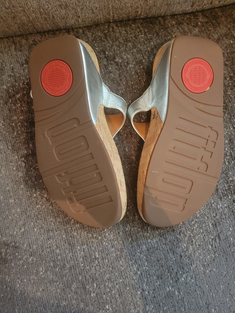 FitFlop Metallic Silver Cork Wedge Thong Sandals - Picture 4 of 5